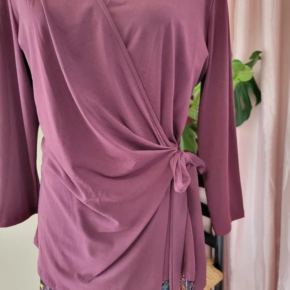 Jaclyn Smith Skirt Set Burgandy Wrap Top & Black Paisley Skirt Size Large EUC - Picture 2 of 15